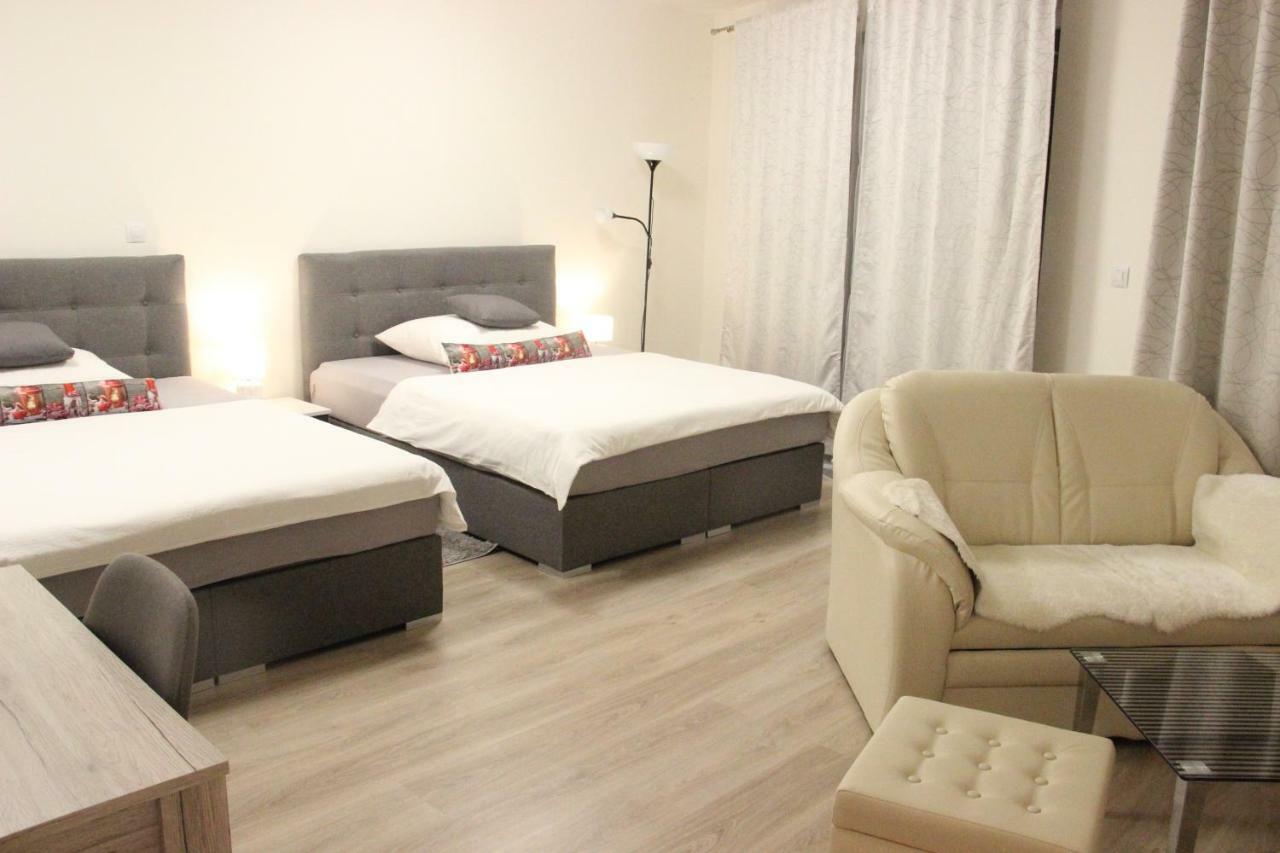 H+ Apartman Letiste Praha Apartment Exterior foto